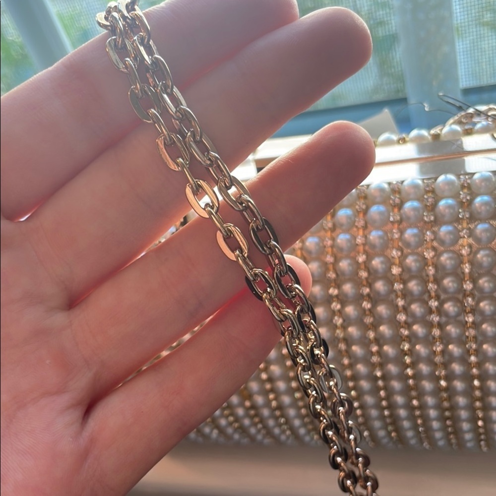 1072 Elegant Pearl and Gold Evening Clutch - Picture 9 of 10